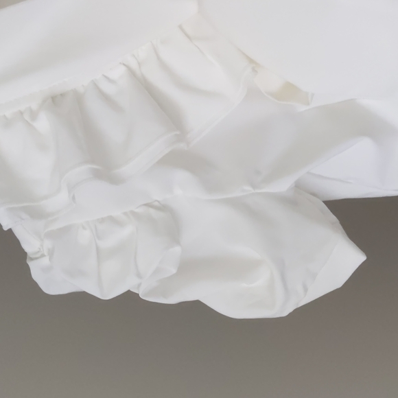 White top - Picture 2 of 4